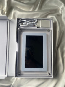 LCD Crystal Digital Video Frame : 7 inches